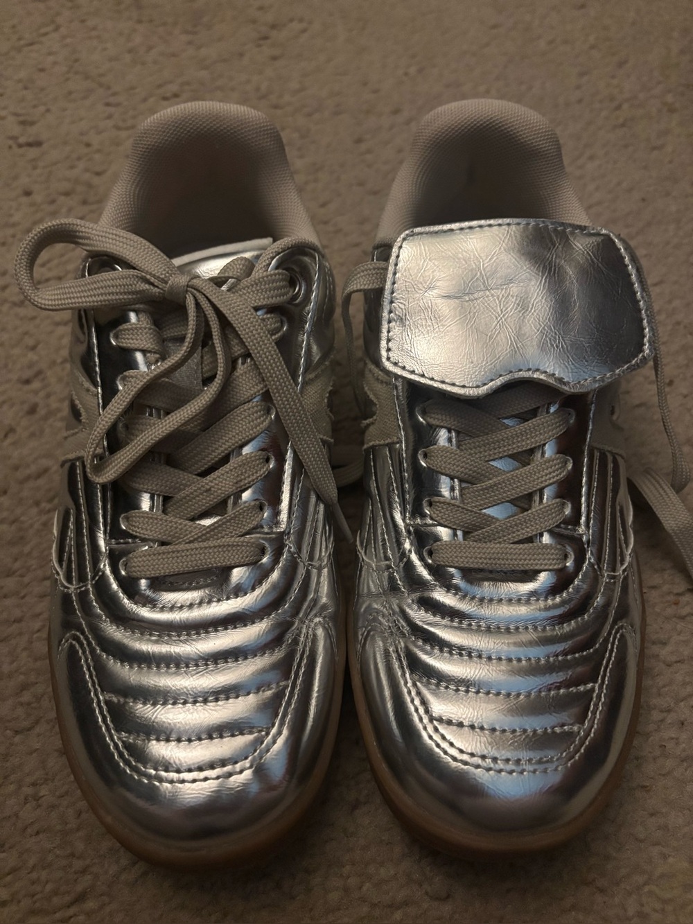 Cushionaire Silver Sneakers